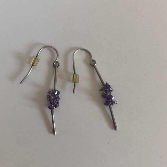 Beautiful earrings; amazing price!  Amethyst & silver dangle earrings - Picture 3 of 6